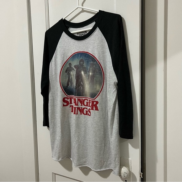 3/$30 ✨ Stranger Things Vintage Style Raglan - Picture 3 of 6